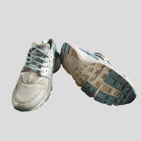 Nike Air Huarache Running Shoe - Picture 6 of 6
